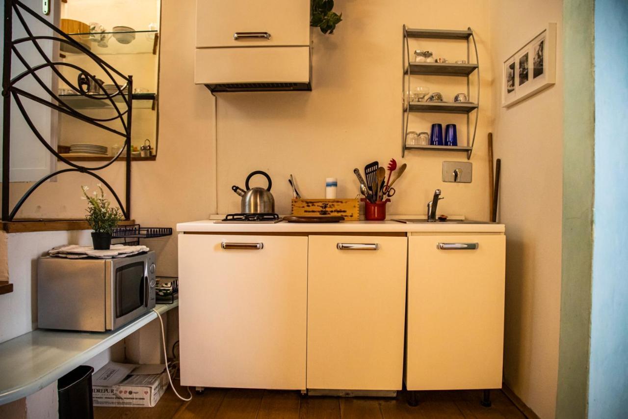 Studio In Tornabuoni Within A Renaissance Building Apartment Florenţa Exterior foto